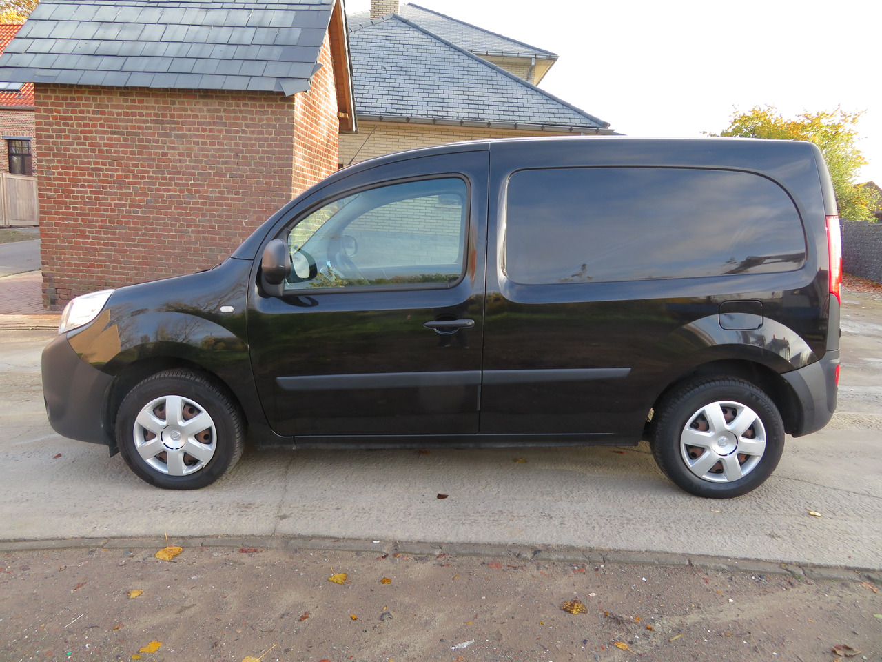Nissan NV250 1.5dCi - Mali kombi: slika Nissan NV250 1.5dCi - Mali kombi Nissan NV250 1.5dCi - Mali kombi: slika Nissan NV250 1.5dCi - Mali kombi