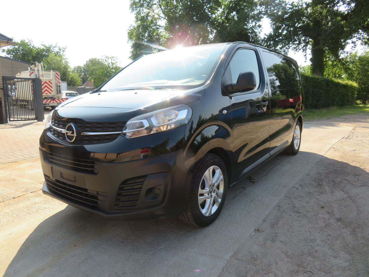 OPEL Vivaro 2.0 Turbo - L2H1 - Mali kombi: slika OPEL Vivaro 2.0 Turbo - L2H1 - Mali kombi OPEL Vivaro 2.0 Turbo - L2H1 - Mali kombi: slika OPEL Vivaro 2.0 Turbo - L2H1 - Mali kombi
