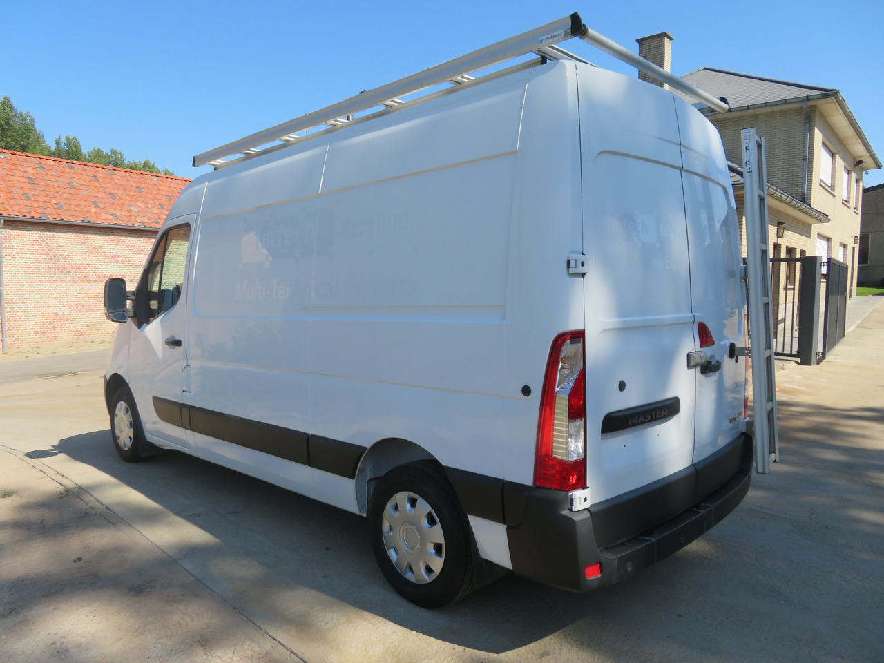 RENAULT Master 2.3dCi Energy Grand Confort & Media Nav - L2H2 - Mali kombi: slika RENAULT Master 2.3dCi Energy Grand Confort & Media Nav - L2H2 - Mali kombi RENAULT Master 2.3dCi Energy Grand Confort & Media Nav - L2H2 - Mali kombi: slika RENAULT Master 2.3dCi Energy Grand Confort & Media Nav - L2H2 - Mali kombi