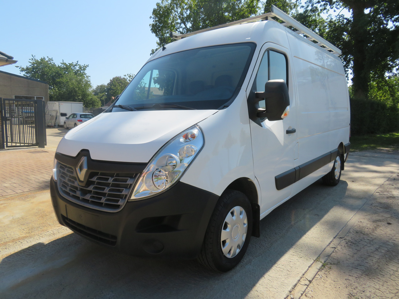 RENAULT Master 2.3dCi Energy Grand Confort & Media Nav - L2H2 - Mali kombi: slika RENAULT Master 2.3dCi Energy Grand Confort & Media Nav - L2H2 - Mali kombi RENAULT Master 2.3dCi Energy Grand Confort & Media Nav - L2H2 - Mali kombi: slika RENAULT Master 2.3dCi Energy Grand Confort & Media Nav - L2H2 - Mali kombi
