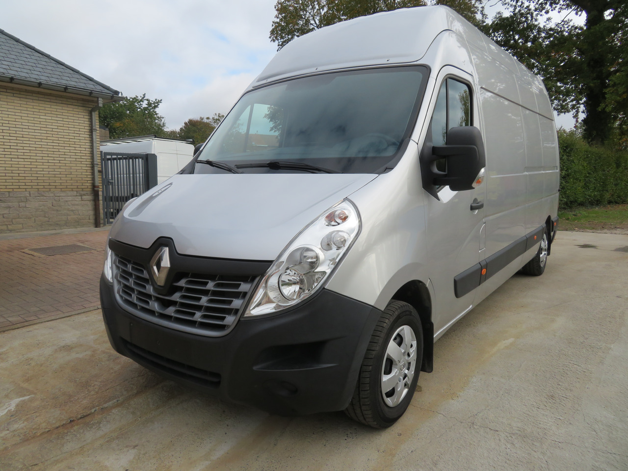 Renault Master 2.3dCi Grand Confort - L3H3 - Furgon: slika Renault Master 2.3dCi Grand Confort - L3H3 - Furgon Renault Master 2.3dCi Grand Confort - L3H3 - Furgon: slika Renault Master 2.3dCi Grand Confort - L3H3 - Furgon