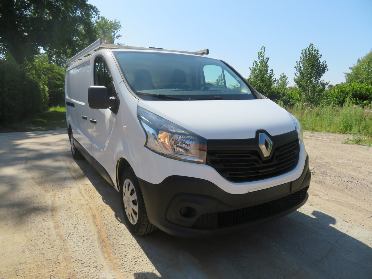 Renault Trafic 1.6dCi Grand Confort - L2H1 - Mali kombi: slika Renault Trafic 1.6dCi Grand Confort - L2H1 - Mali kombi Renault Trafic 1.6dCi Grand Confort - L2H1 - Mali kombi: slika Renault Trafic 1.6dCi Grand Confort - L2H1 - Mali kombi