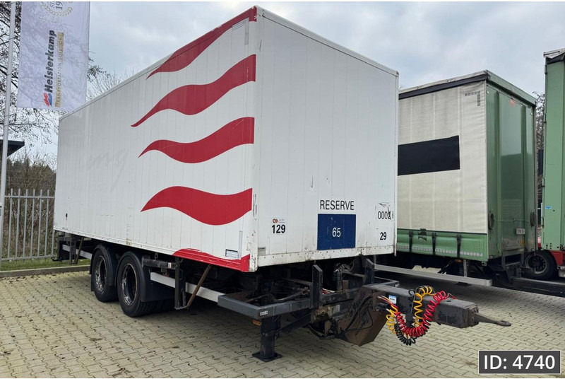 Jumbo TM 200 CE - Poluprikolica sa zatvorenim sandukom: slika Jumbo TM 200 CE - Poluprikolica sa zatvorenim sandukom Jumbo TM 200 CE - Poluprikolica sa zatvorenim sandukom: slika Jumbo TM 200 CE - Poluprikolica sa zatvorenim sandukom