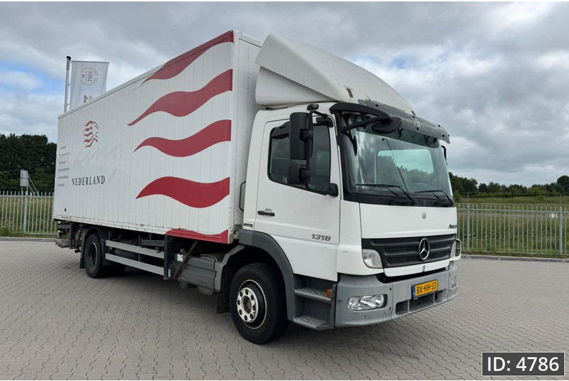 Mercedes-Benz Atego 1318 Day Cab, Euro 5, BDF / EPS automatic / DHOLLANDIA 2000KG - Transporter kontejnera/ Kamion s izmjenjivim sanducima: slika Mercedes-Benz Atego 1318 Day Cab, Euro 5, BDF / EPS automatic / DHOLLANDIA 2000KG - Transporter kontejnera/ Kamion s izmjenjivim sanducima Mercedes-Benz Atego 1318 Day Cab, Euro 5, BDF / EPS automatic / DHOLLANDIA 2000KG - Transporter kontejnera/ Kamion s izmjenjivim sanducima: slika Mercedes-Benz Atego 1318 Day Cab, Euro 5, BDF / EPS automatic / DHOLLANDIA 2000KG - Transporter kontejnera/ Kamion s izmjenjivim sanducima