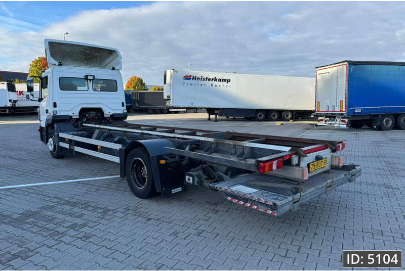 Mercedes-Benz Atego 1318 Day Cab, Euro 6, / BDF / DHOLLANDIA 2000KG - Transporter kontejnera/ Kamion s izmjenjivim sanducima: slika Mercedes-Benz Atego 1318 Day Cab, Euro 6, / BDF / DHOLLANDIA 2000KG - Transporter kontejnera/ Kamion s izmjenjivim sanducima Mercedes-Benz Atego 1318 Day Cab, Euro 6, / BDF / DHOLLANDIA 2000KG - Transporter kontejnera/ Kamion s izmjenjivim sanducima: slika Mercedes-Benz Atego 1318 Day Cab, Euro 6, / BDF / DHOLLANDIA 2000KG - Transporter kontejnera/ Kamion s izmjenjivim sanducima