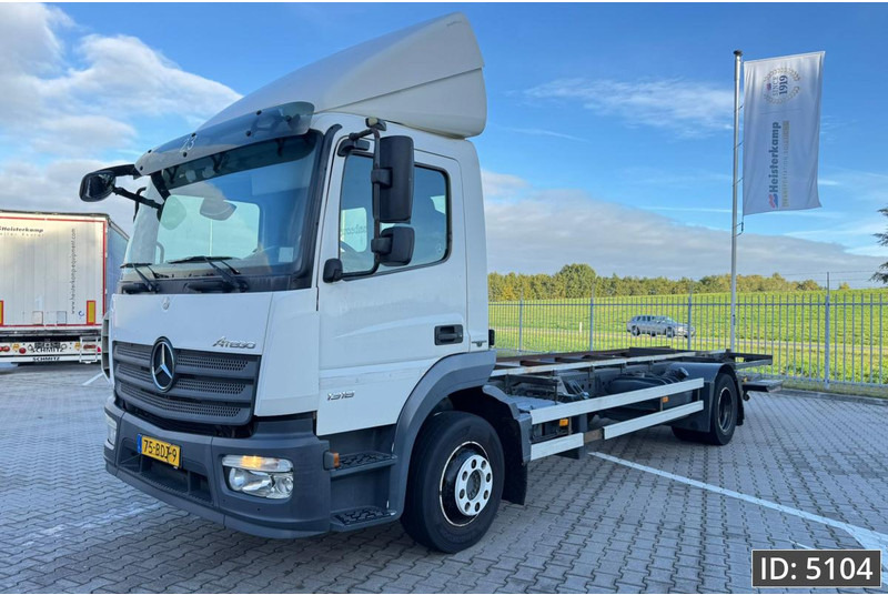Mercedes-Benz Atego 1318 Day Cab, Euro 6, / BDF / DHOLLANDIA 2000KG - Transporter kontejnera/ Kamion s izmjenjivim sanducima: slika Mercedes-Benz Atego 1318 Day Cab, Euro 6, / BDF / DHOLLANDIA 2000KG - Transporter kontejnera/ Kamion s izmjenjivim sanducima Mercedes-Benz Atego 1318 Day Cab, Euro 6, / BDF / DHOLLANDIA 2000KG - Transporter kontejnera/ Kamion s izmjenjivim sanducima: slika Mercedes-Benz Atego 1318 Day Cab, Euro 6, / BDF / DHOLLANDIA 2000KG - Transporter kontejnera/ Kamion s izmjenjivim sanducima