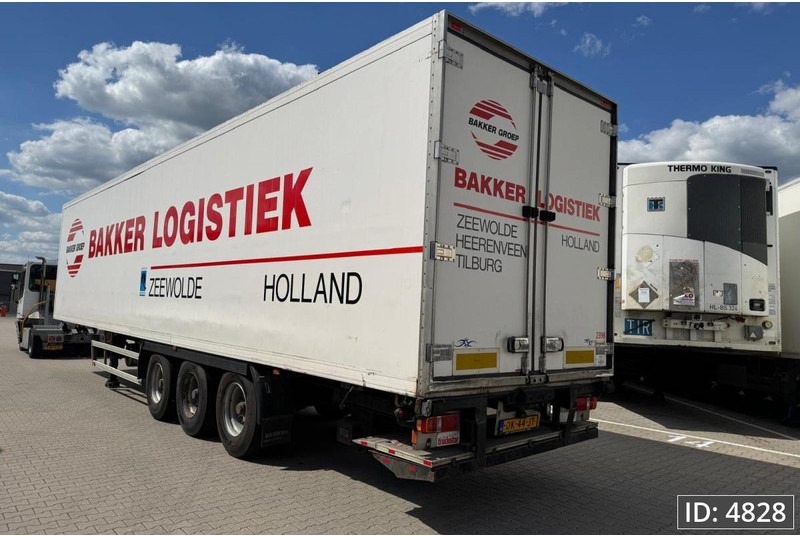 Sor Iberica SP71 / Lift axle - Poluprikolica hladnjača: slika Sor Iberica SP71 / Lift axle - Poluprikolica hladnjača Sor Iberica SP71 / Lift axle - Poluprikolica hladnjača: slika Sor Iberica SP71 / Lift axle - Poluprikolica hladnjača