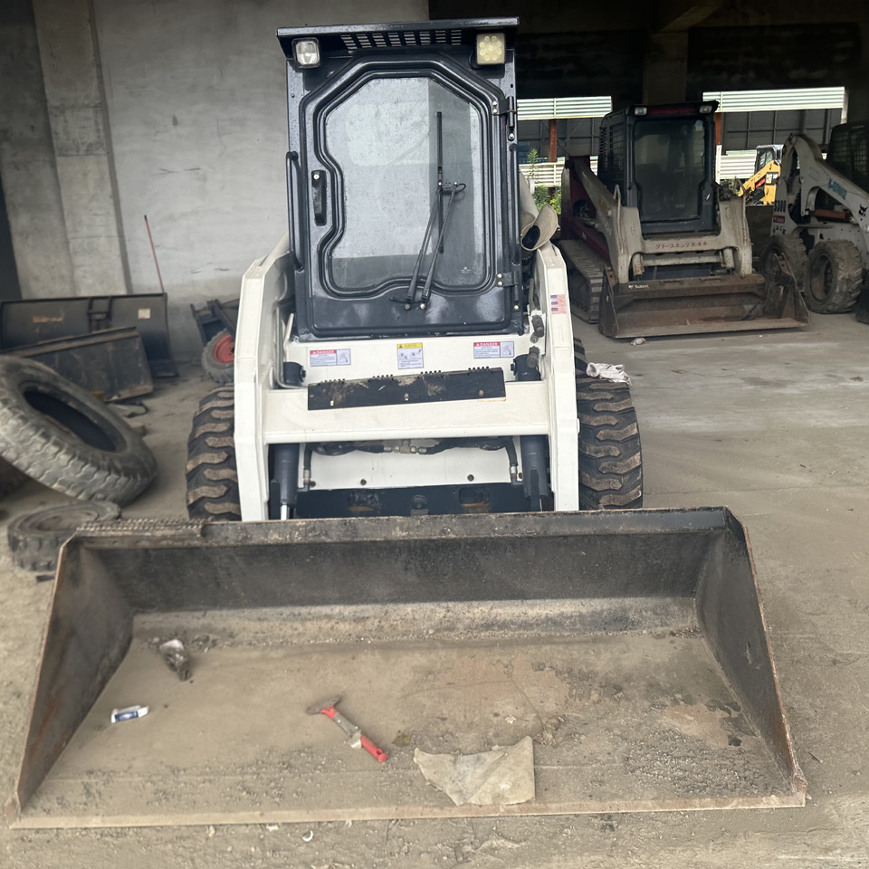 BOBCAT S130 Skid Steer Loader Click for Discount - Mini utovarivač: slika BOBCAT S130 Skid Steer Loader Click for Discount - Mini utovarivač BOBCAT S130 Skid Steer Loader Click for Discount - Mini utovarivač: slika BOBCAT S130 Skid Steer Loader Click for Discount - Mini utovarivač