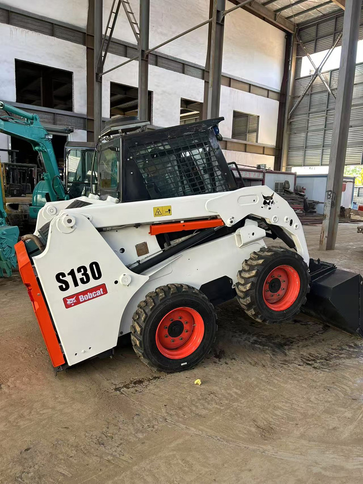 BOBCAT S130 Skid Steer Loader Click for Discount - Mini utovarivač: slika BOBCAT S130 Skid Steer Loader Click for Discount - Mini utovarivač BOBCAT S130 Skid Steer Loader Click for Discount - Mini utovarivač: slika BOBCAT S130 Skid Steer Loader Click for Discount - Mini utovarivač