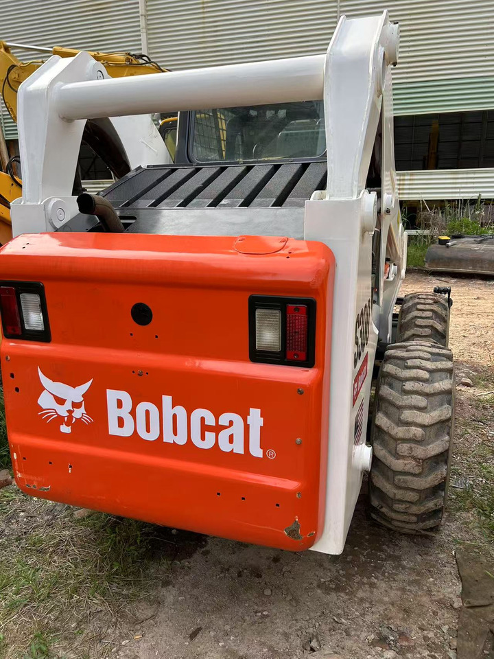 BOBCAT S300 - Mini utovarivač: slika BOBCAT S300 - Mini utovarivač BOBCAT S300 - Mini utovarivač: slika BOBCAT S300 - Mini utovarivač