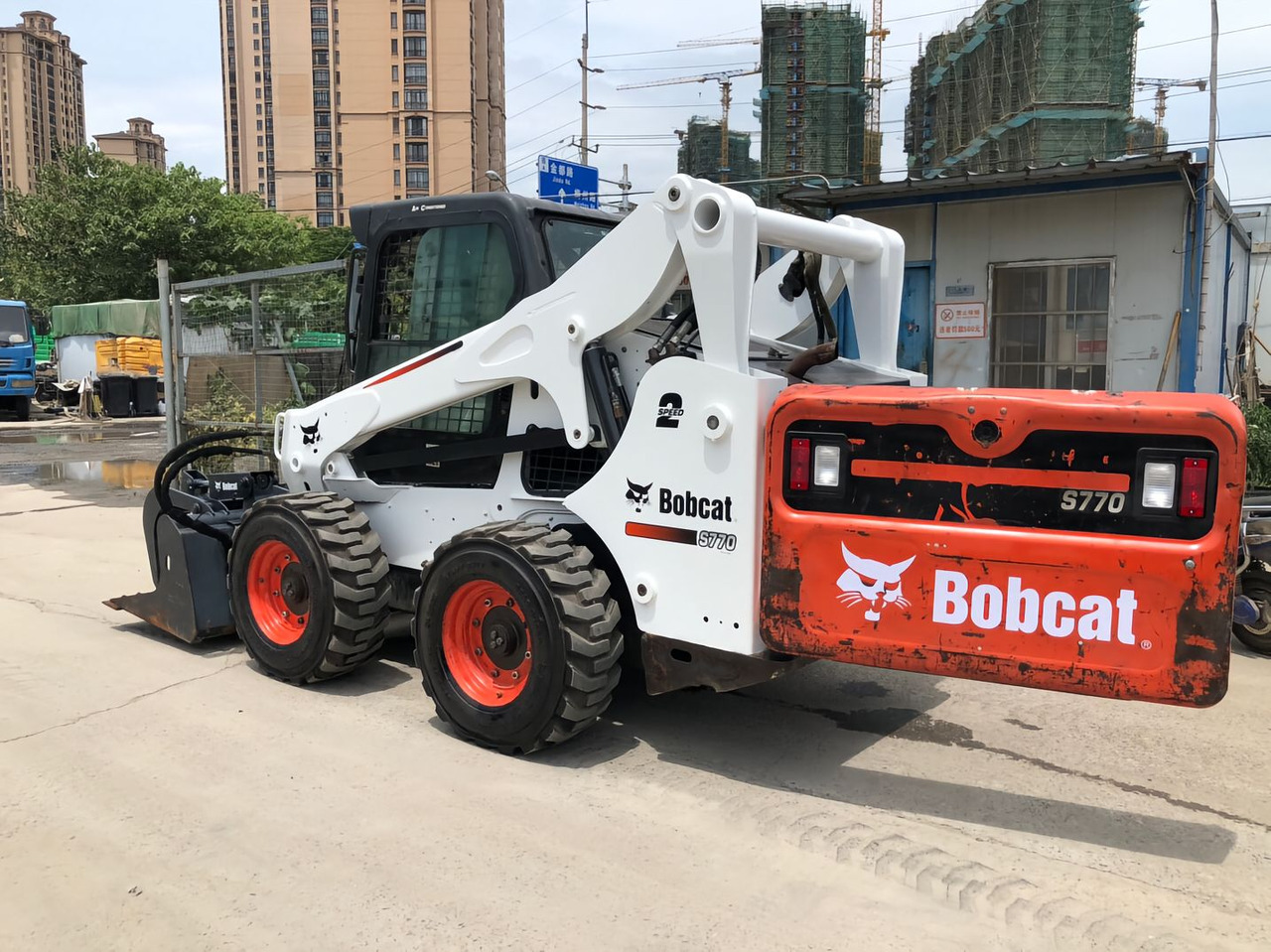 BOBCAT Skid Steer Loader S770 Click for Discount - Mini utovarivač: slika BOBCAT Skid Steer Loader S770 Click for Discount - Mini utovarivač BOBCAT Skid Steer Loader S770 Click for Discount - Mini utovarivač: slika BOBCAT Skid Steer Loader S770 Click for Discount - Mini utovarivač