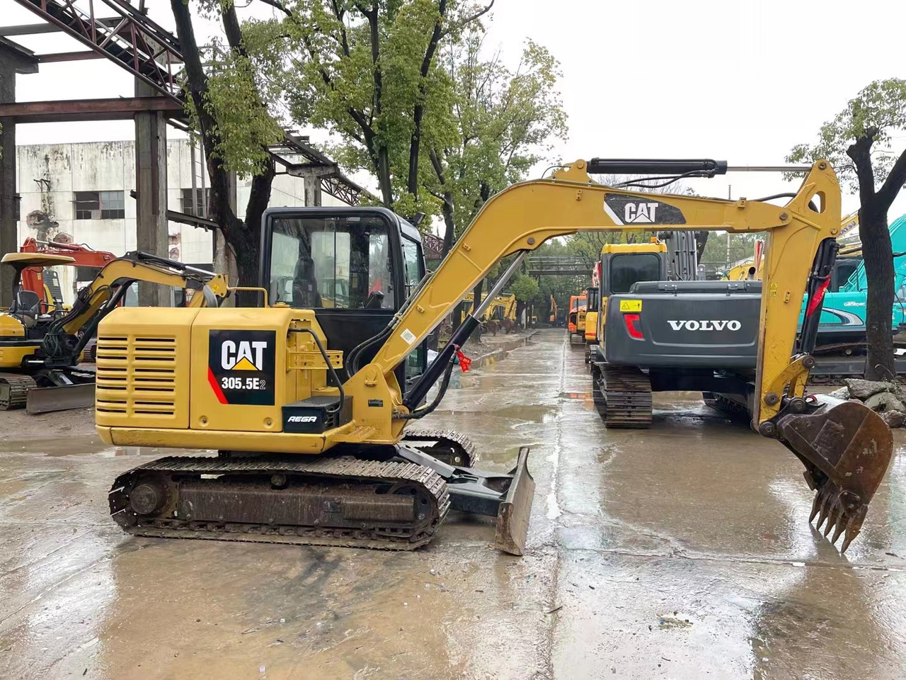 CAT 305.5E Mini excavator Click for Discount - Mini bager: slika CAT 305.5E Mini excavator Click for Discount - Mini bager CAT 305.5E Mini excavator Click for Discount - Mini bager: slika CAT 305.5E Mini excavator Click for Discount - Mini bager