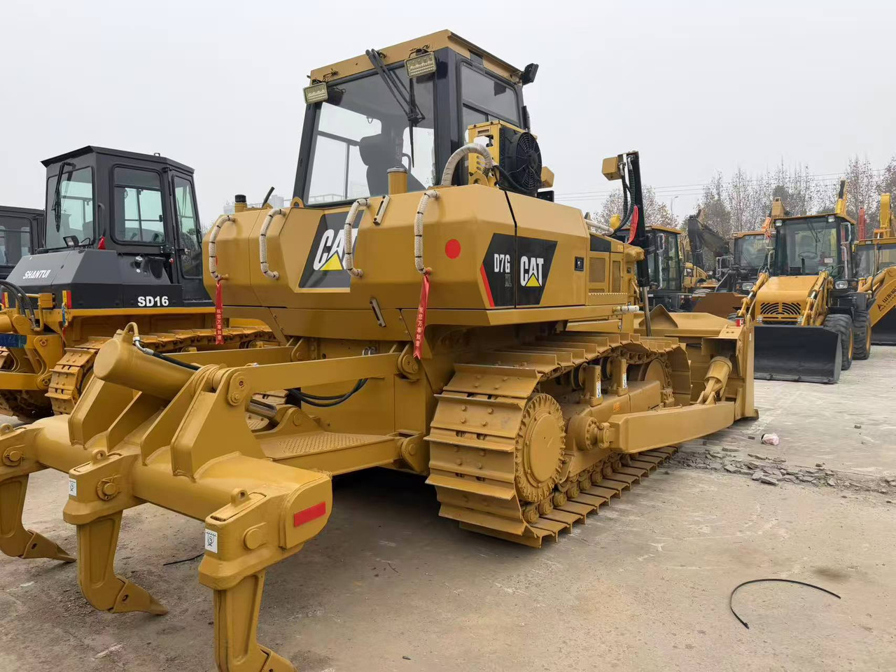 CATERPILLAR D7G Bulldozer Click for Discount - Buldožer: slika CATERPILLAR D7G Bulldozer Click for Discount - Buldožer CATERPILLAR D7G Bulldozer Click for Discount - Buldožer: slika CATERPILLAR D7G Bulldozer Click for Discount - Buldožer
