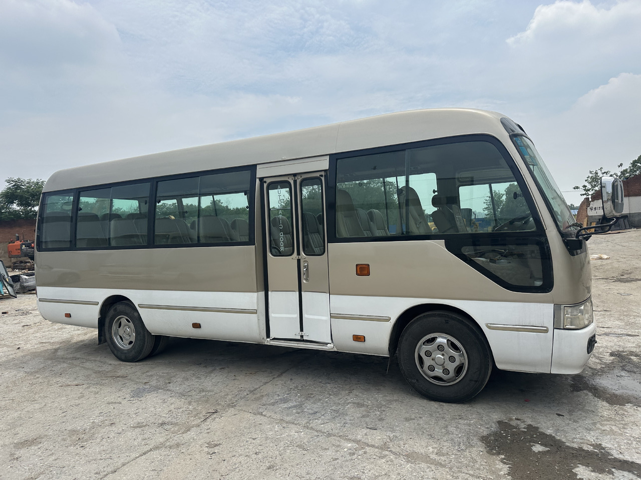 Coaster Instant Discount Don’t Miss - Gradski autobus: slika Coaster Instant Discount Don’t Miss - Gradski autobus Coaster Instant Discount Don’t Miss - Gradski autobus: slika Coaster Instant Discount Don’t Miss - Gradski autobus