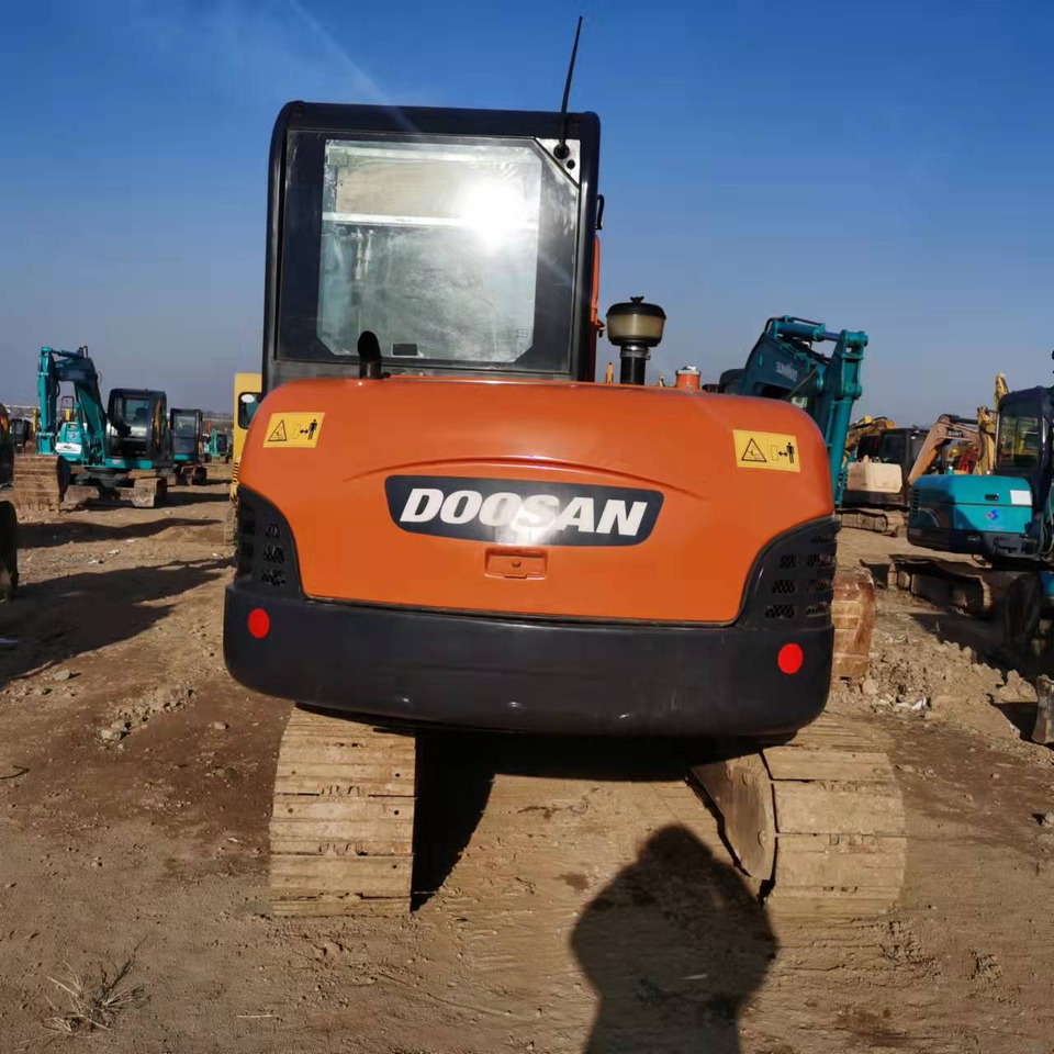 DOOSAN DH60-7 - Bager gusjeničar: slika DOOSAN DH60-7 - Bager gusjeničar DOOSAN DH60-7 - Bager gusjeničar: slika DOOSAN DH60-7 - Bager gusjeničar
