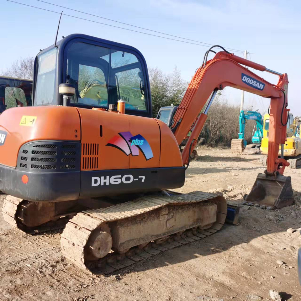 DOOSAN DH60-7 - Bager gusjeničar: slika DOOSAN DH60-7 - Bager gusjeničar DOOSAN DH60-7 - Bager gusjeničar: slika DOOSAN DH60-7 - Bager gusjeničar