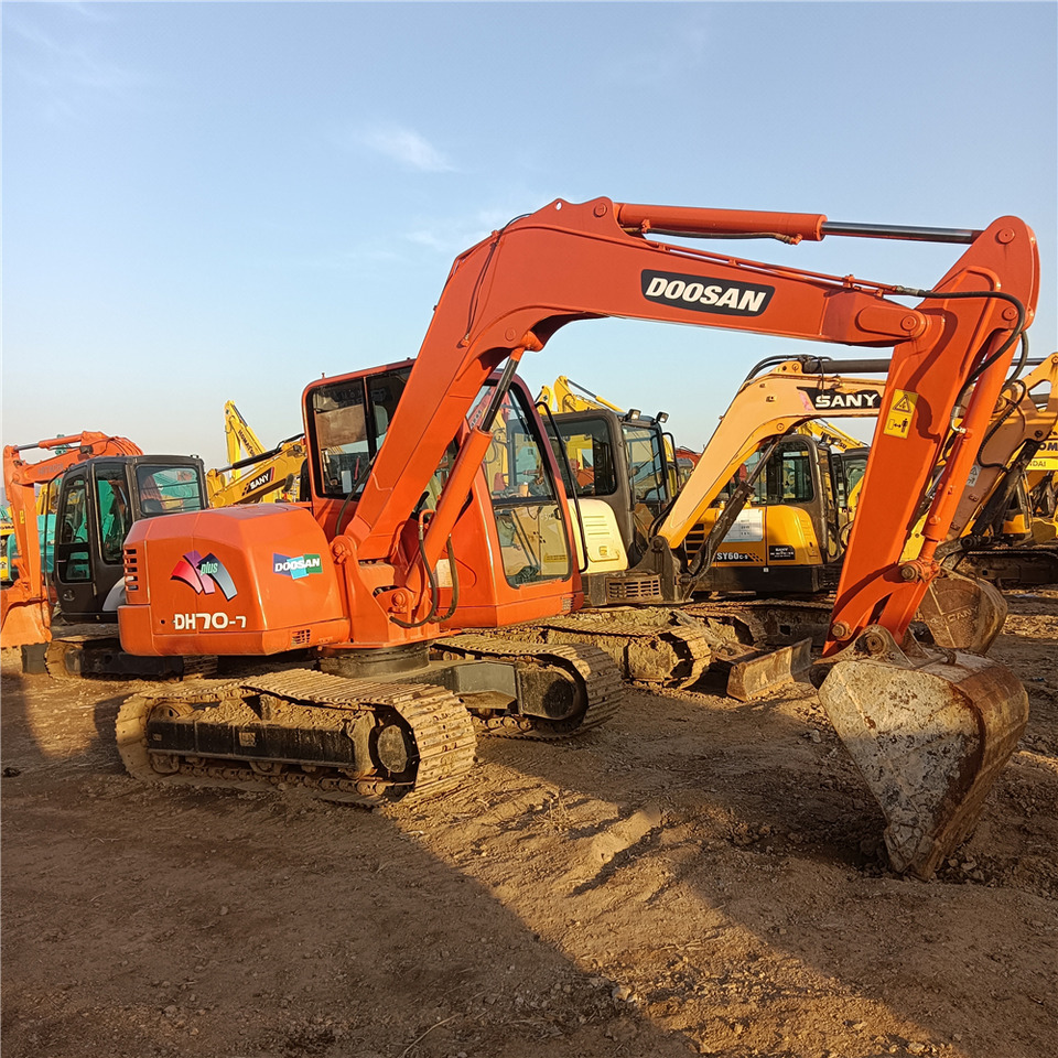 DOOSAN DH70-7 - Bager gusjeničar: slika DOOSAN DH70-7 - Bager gusjeničar DOOSAN DH70-7 - Bager gusjeničar: slika DOOSAN DH70-7 - Bager gusjeničar