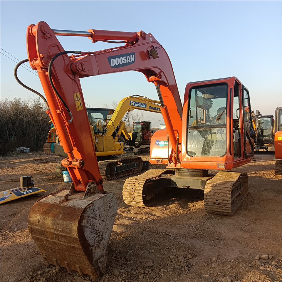 DOOSAN DH70-7 - Bager gusjeničar: slika DOOSAN DH70-7 - Bager gusjeničar DOOSAN DH70-7 - Bager gusjeničar: slika DOOSAN DH70-7 - Bager gusjeničar