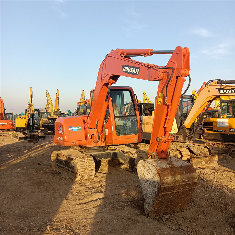 DOOSAN DH70-7 - Bager gusjeničar: slika DOOSAN DH70-7 - Bager gusjeničar DOOSAN DH70-7 - Bager gusjeničar: slika DOOSAN DH70-7 - Bager gusjeničar