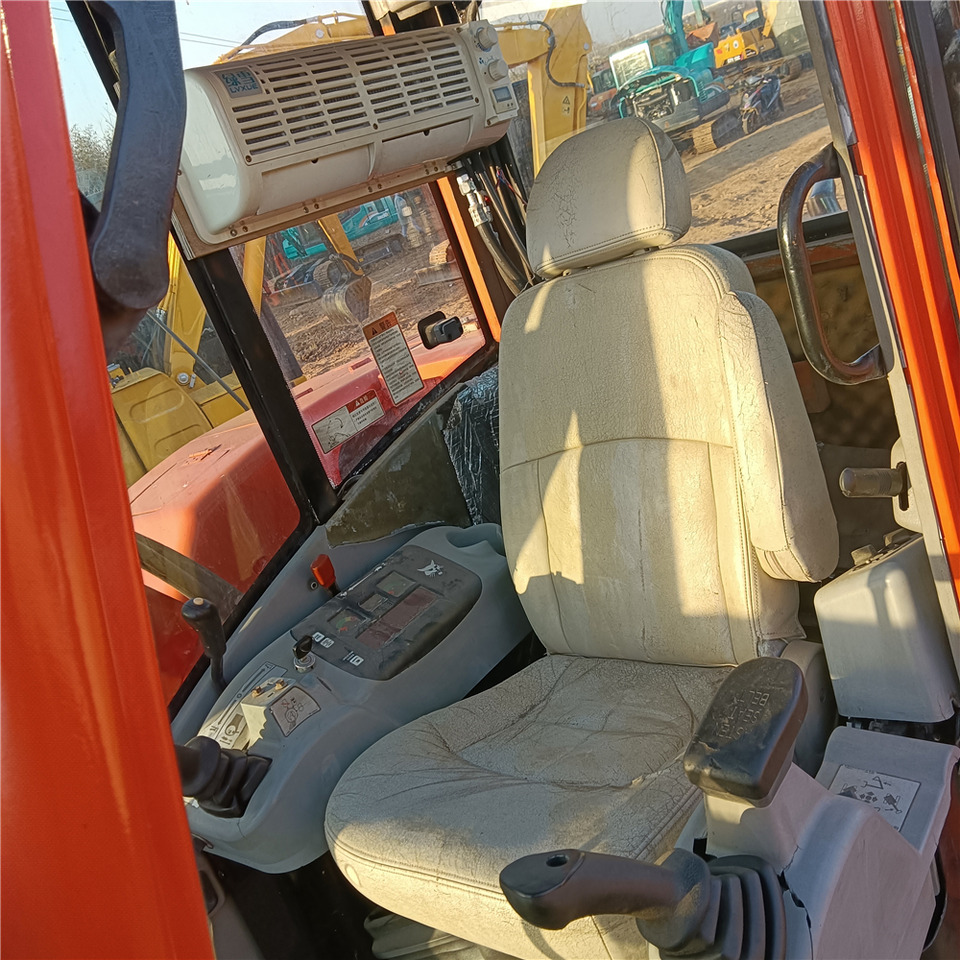 DOOSAN DH70-7 - Bager gusjeničar: slika DOOSAN DH70-7 - Bager gusjeničar DOOSAN DH70-7 - Bager gusjeničar: slika DOOSAN DH70-7 - Bager gusjeničar