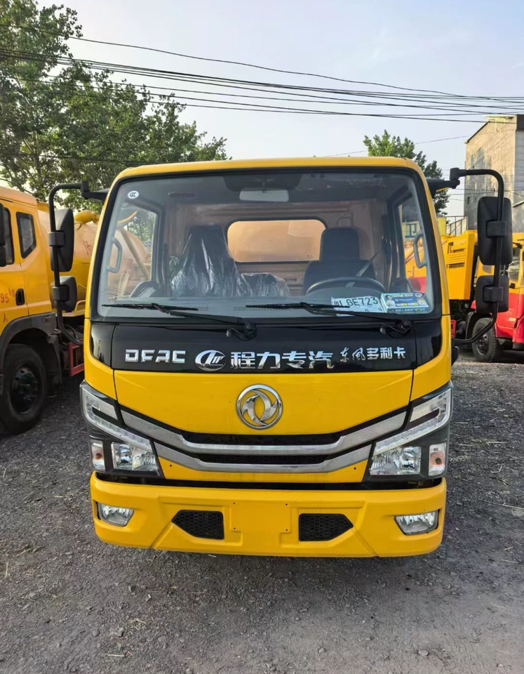 DongFeng Small Sewage Truck - Vakum kamion: slika DongFeng Small Sewage Truck - Vakum kamion DongFeng Small Sewage Truck - Vakum kamion: slika DongFeng Small Sewage Truck - Vakum kamion
