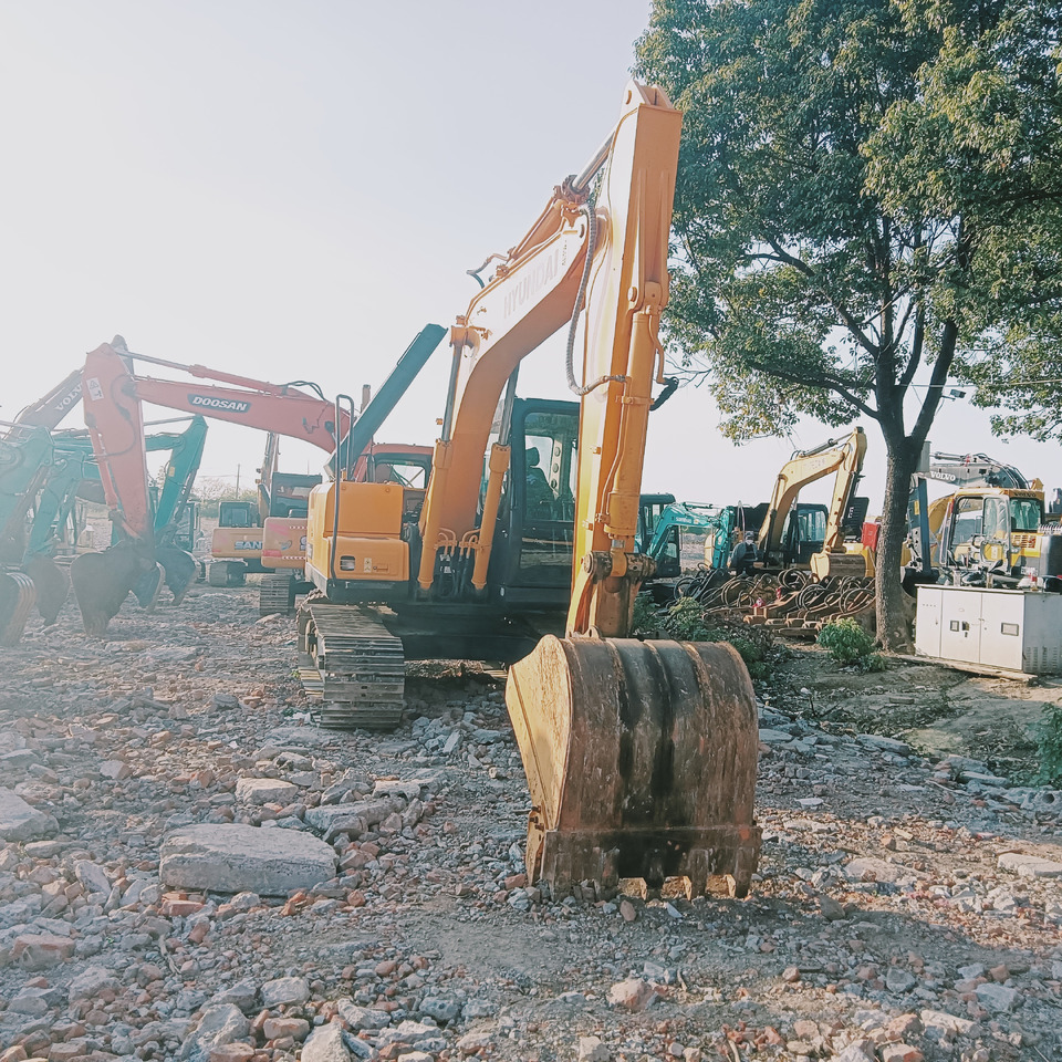 HYUNDAI R150 - Bager gusjeničar: slika HYUNDAI R150 - Bager gusjeničar HYUNDAI R150 - Bager gusjeničar: slika HYUNDAI R150 - Bager gusjeničar
