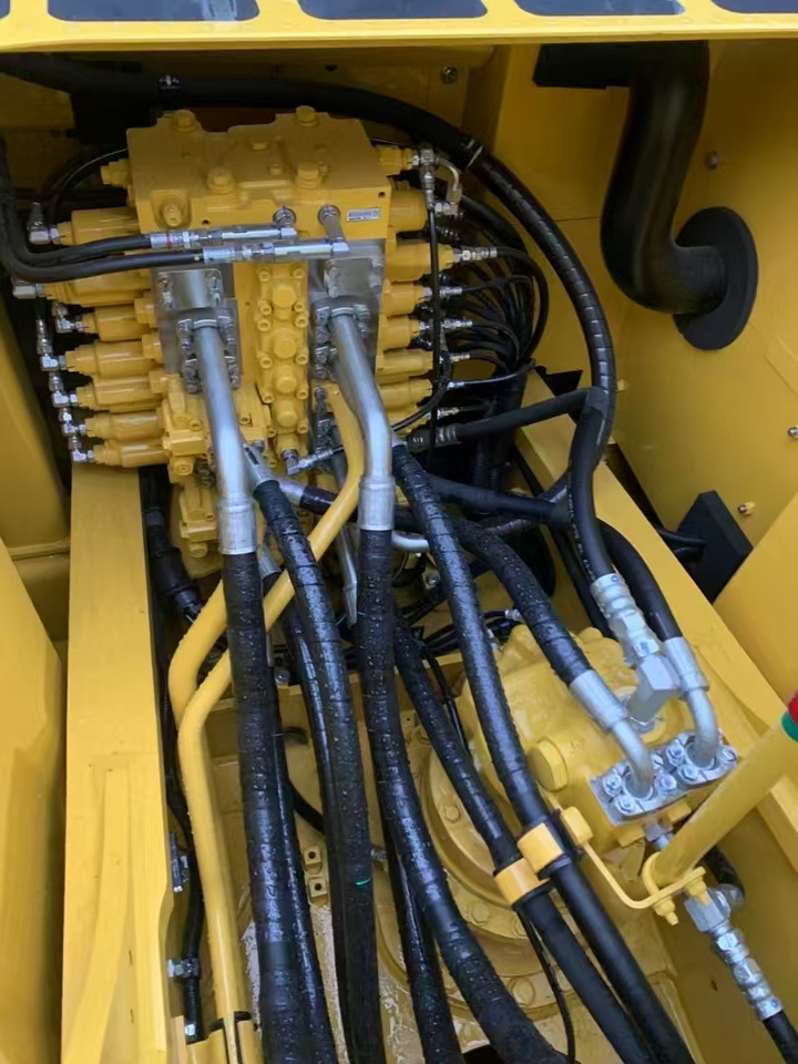 KOMATSU Crawler Excavator PC225 New - Bager gusjeničar: slika KOMATSU Crawler Excavator PC225 New - Bager gusjeničar KOMATSU Crawler Excavator PC225 New - Bager gusjeničar: slika KOMATSU Crawler Excavator PC225 New - Bager gusjeničar