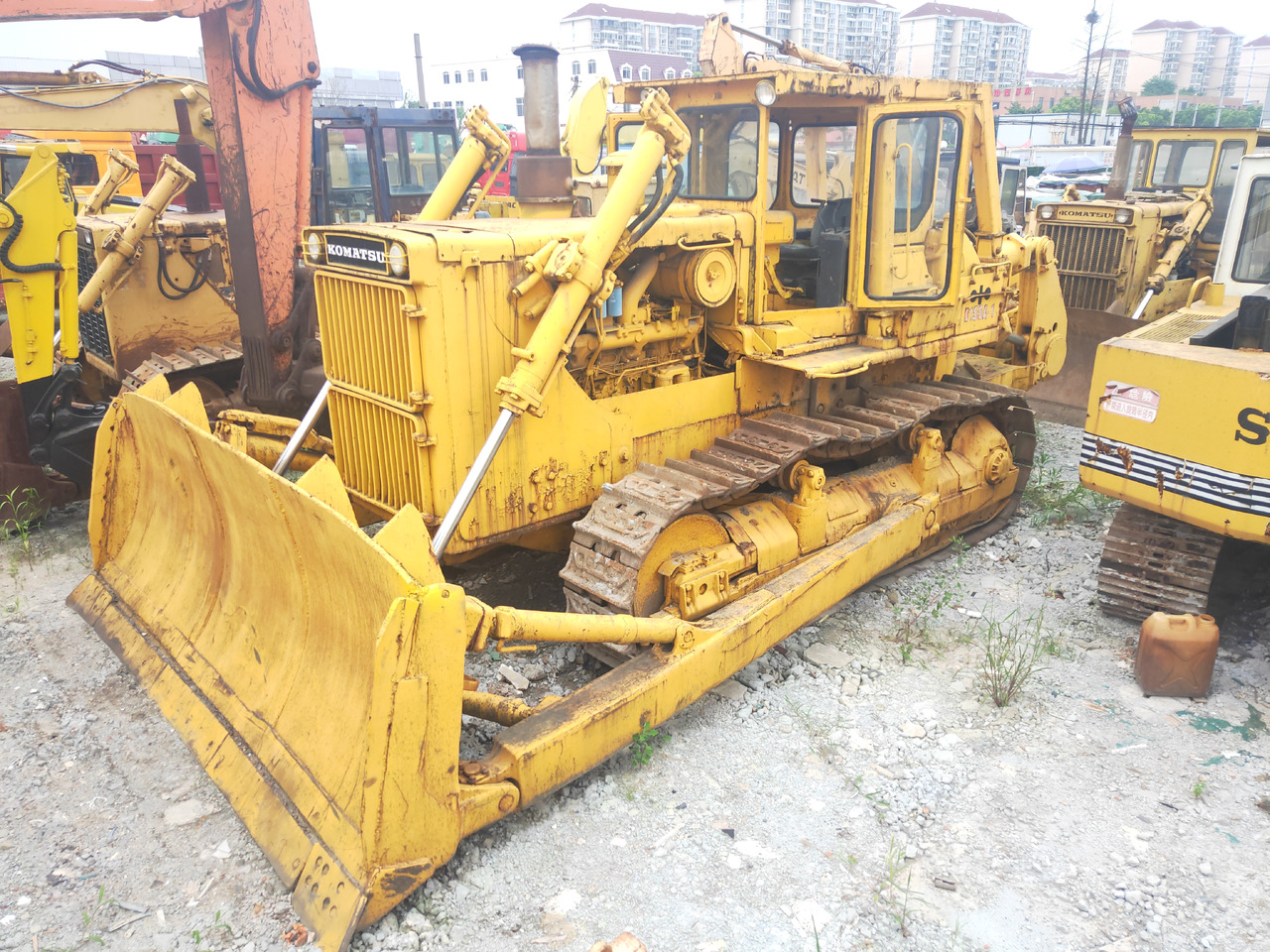 KOMATSU D155 - Buldožer: slika KOMATSU D155 - Buldožer KOMATSU D155 - Buldožer: slika KOMATSU D155 - Buldožer