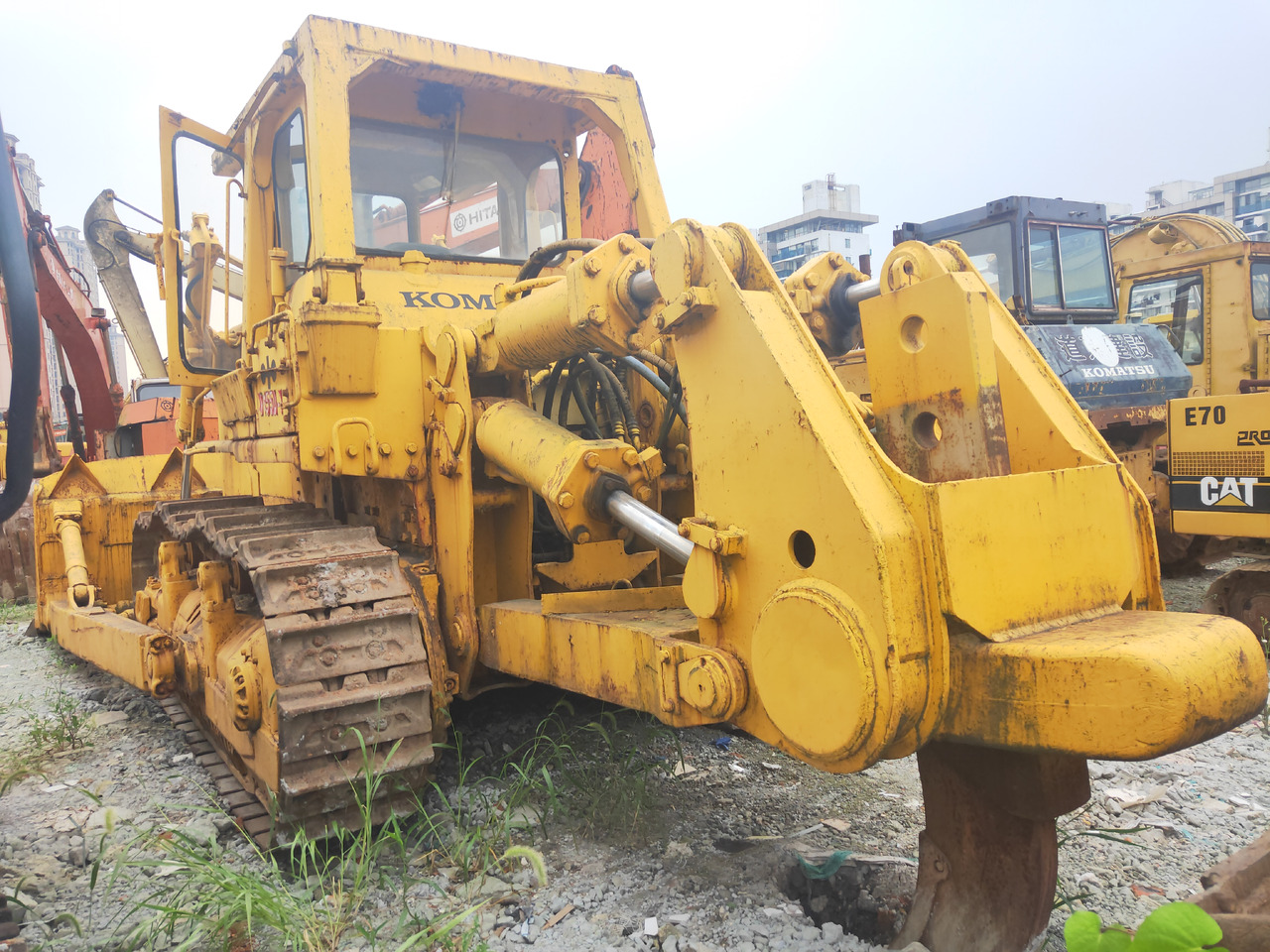 KOMATSU D155 - Buldožer: slika KOMATSU D155 - Buldožer KOMATSU D155 - Buldožer: slika KOMATSU D155 - Buldožer