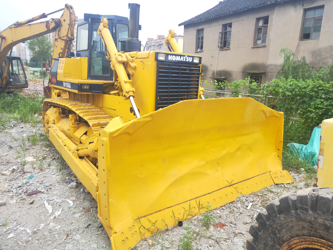 KOMATSU D155A-2 - Buldožer: slika KOMATSU D155A-2 - Buldožer KOMATSU D155A-2 - Buldožer: slika KOMATSU D155A-2 - Buldožer