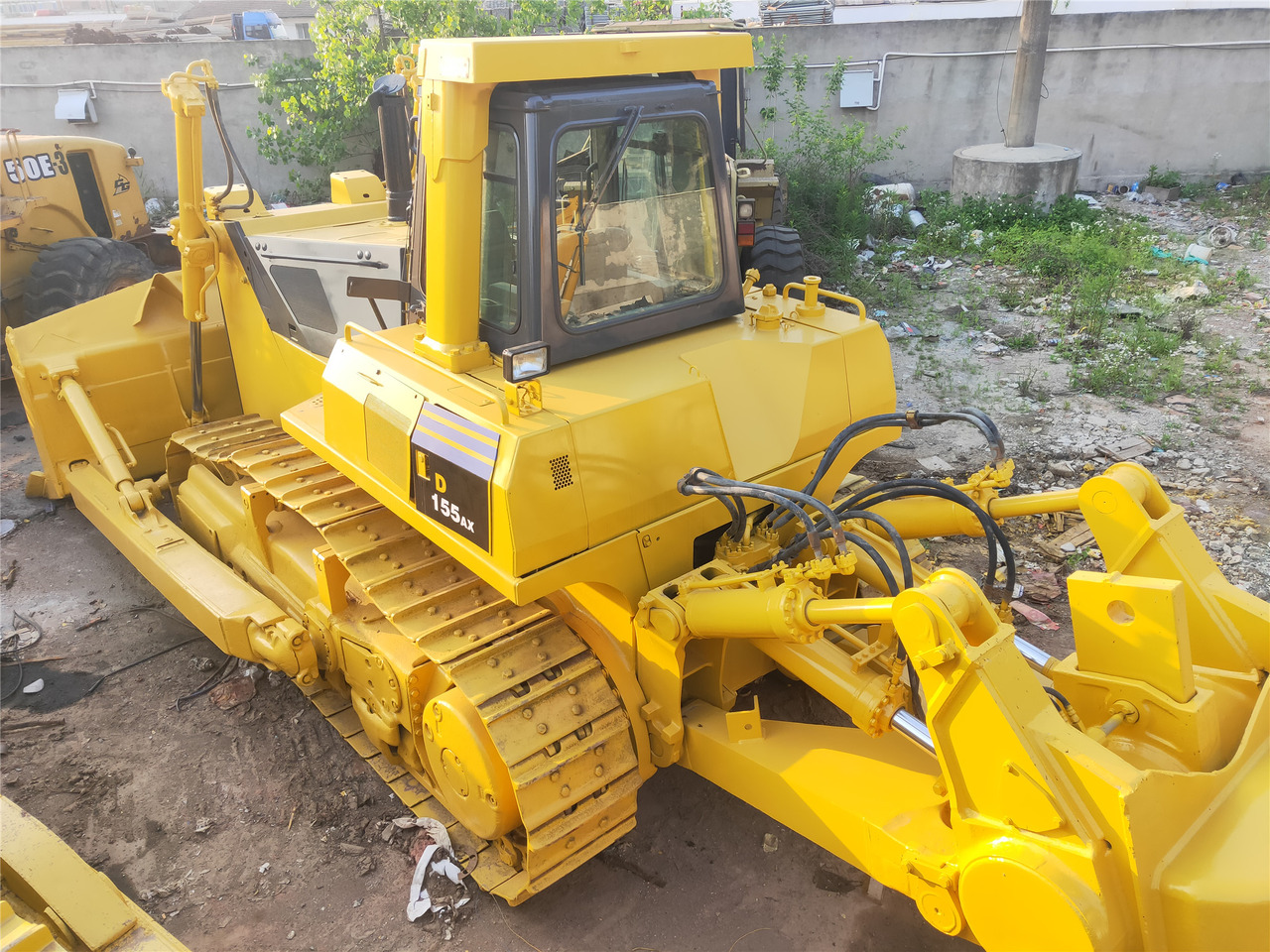 KOMATSU D155AX-5 - Buldožer: slika KOMATSU D155AX-5 - Buldožer KOMATSU D155AX-5 - Buldožer: slika KOMATSU D155AX-5 - Buldožer
