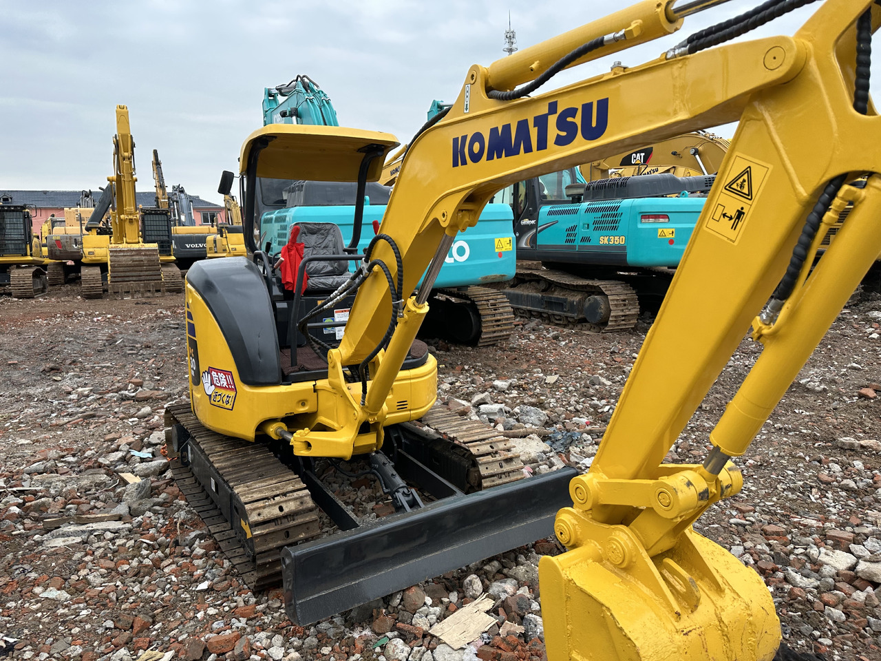 KOMATSU Mini Excavator PC30 Powerful and Efficient Yanmar Engine - Mini bager: slika KOMATSU Mini Excavator PC30 Powerful and Efficient Yanmar Engine - Mini bager KOMATSU Mini Excavator PC30 Powerful and Efficient Yanmar Engine - Mini bager: slika KOMATSU Mini Excavator PC30 Powerful and Efficient Yanmar Engine - Mini bager