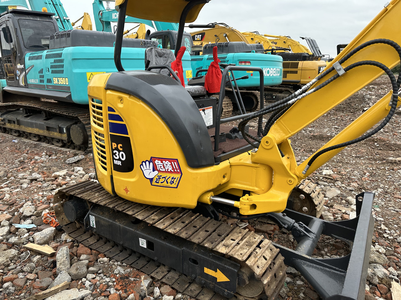 KOMATSU Mini Excavator PC30 Powerful and Efficient Yanmar Engine - Mini bager: slika KOMATSU Mini Excavator PC30 Powerful and Efficient Yanmar Engine - Mini bager KOMATSU Mini Excavator PC30 Powerful and Efficient Yanmar Engine - Mini bager: slika KOMATSU Mini Excavator PC30 Powerful and Efficient Yanmar Engine - Mini bager