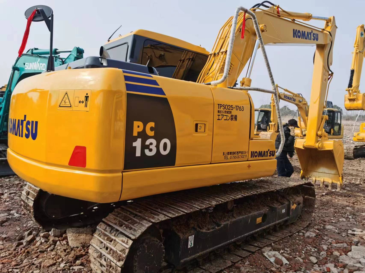 KOMATSU PC130-7 - Bager gusjeničar: slika KOMATSU PC130-7 - Bager gusjeničar KOMATSU PC130-7 - Bager gusjeničar: slika KOMATSU PC130-7 - Bager gusjeničar