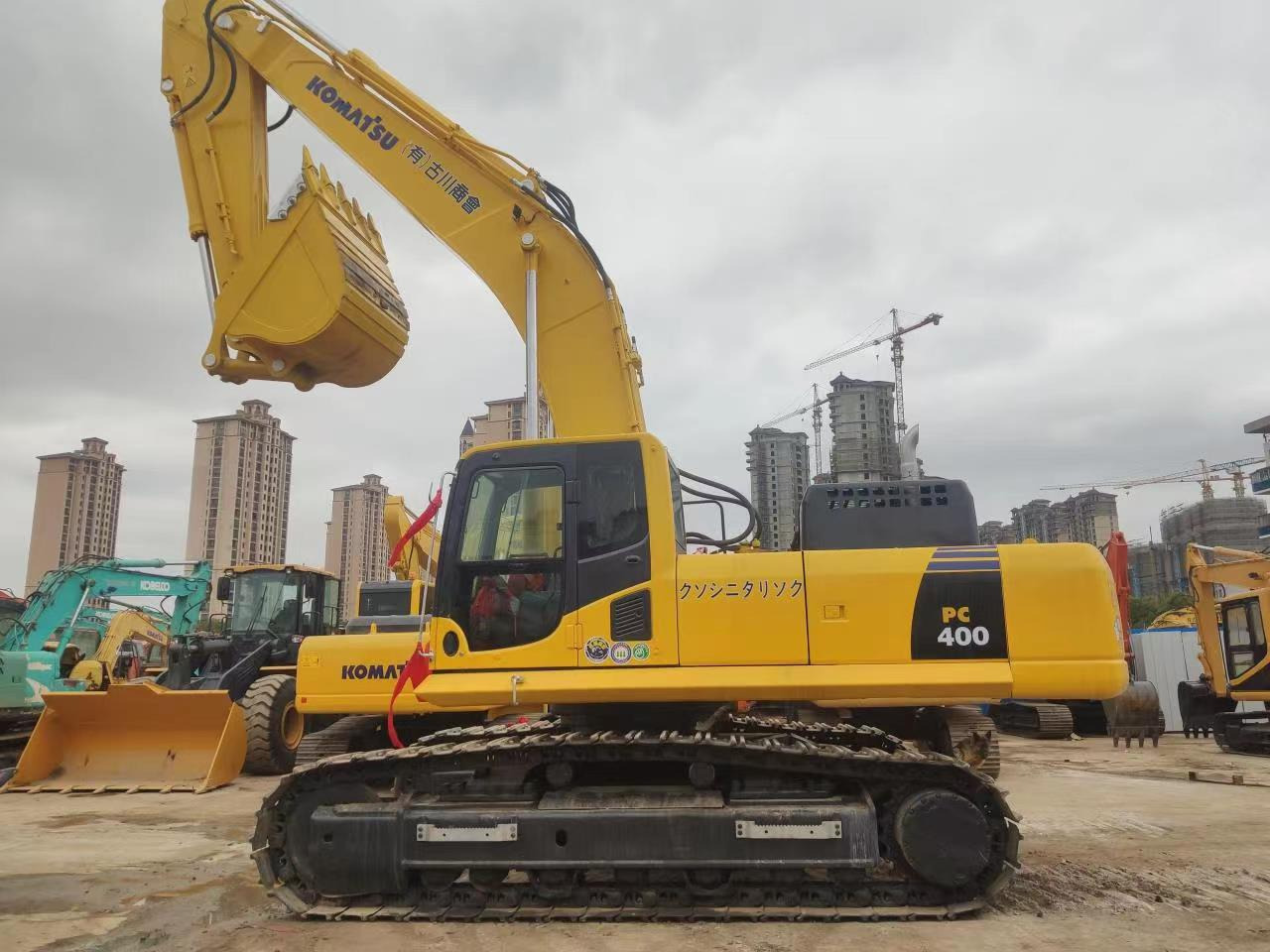 KOMATSU PC400-8 - Bager: slika KOMATSU PC400-8 - Bager KOMATSU PC400-8 - Bager: slika KOMATSU PC400-8 - Bager