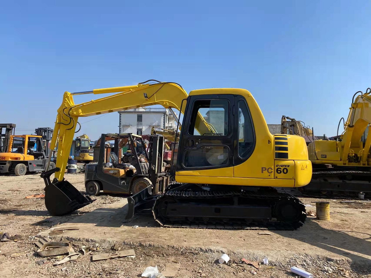 KOMATSU PC60-7 - Bager gusjeničar: slika KOMATSU PC60-7 - Bager gusjeničar KOMATSU PC60-7 - Bager gusjeničar: slika KOMATSU PC60-7 - Bager gusjeničar
