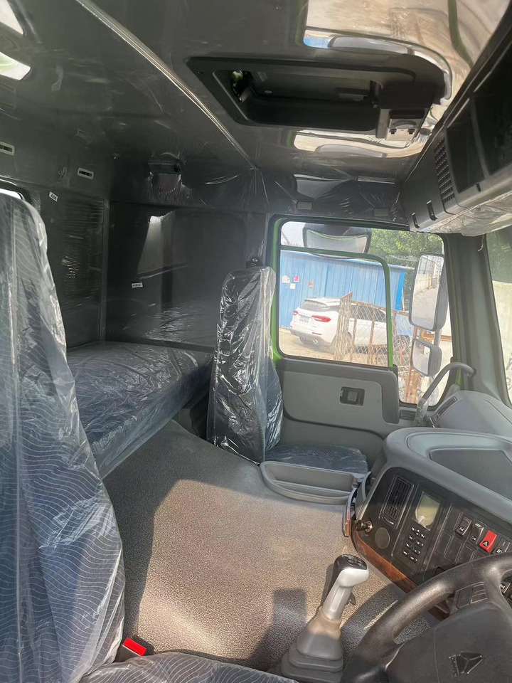 Kamion HOWO Cement Mixer Truck 6*4: slika Kamion HOWO Cement Mixer Truck 6*4