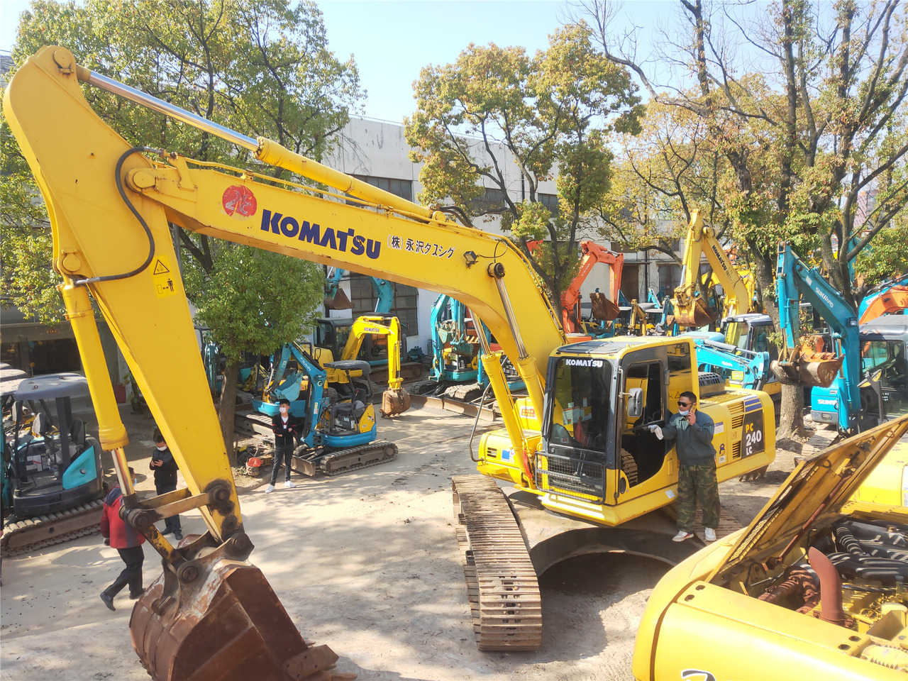 Komatsu Crawler Excavator PC240-8 - Bager gusjeničar: slika Komatsu Crawler Excavator PC240-8 - Bager gusjeničar Komatsu Crawler Excavator PC240-8 - Bager gusjeničar: slika Komatsu Crawler Excavator PC240-8 - Bager gusjeničar