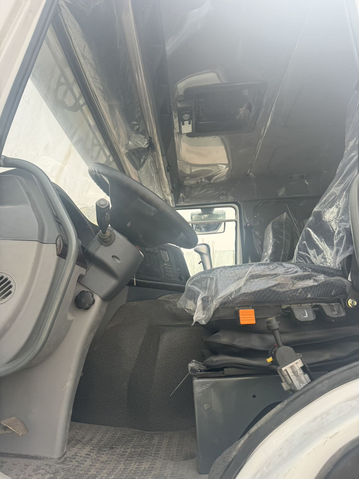 SINOTRUK HOWO 371 6X4 - Kiper: slika SINOTRUK HOWO 371 6X4 - Kiper SINOTRUK HOWO 371 6X4 - Kiper: slika SINOTRUK HOWO 371 6X4 - Kiper