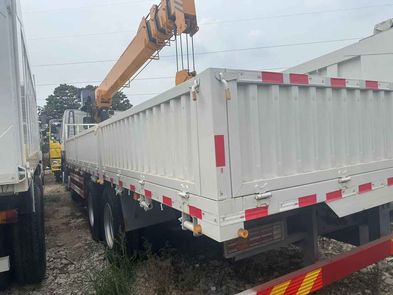SINOTRUK HOWO 375 8X4 12TONS CLICK HERE FOR DISCOUNT - Kamion s kranom: slika SINOTRUK HOWO 375 8X4 12TONS CLICK HERE FOR DISCOUNT - Kamion s kranom SINOTRUK HOWO 375 8X4 12TONS CLICK HERE FOR DISCOUNT - Kamion s kranom: slika SINOTRUK HOWO 375 8X4 12TONS CLICK HERE FOR DISCOUNT - Kamion s kranom