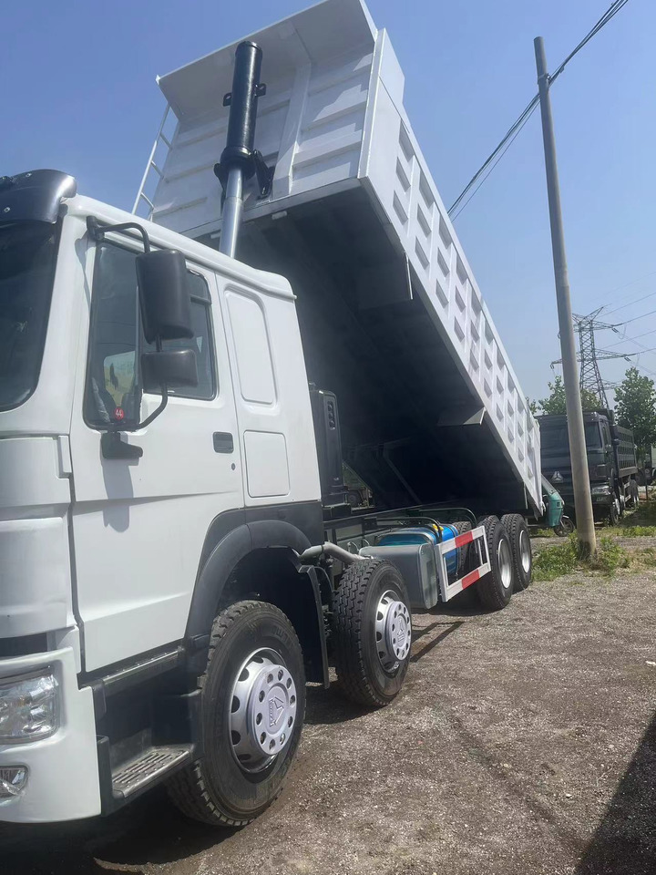 SINOTRUK HOWO 420 8X4 CLICK HERE FOR DISCOUNT - Kiper: slika SINOTRUK HOWO 420 8X4 CLICK HERE FOR DISCOUNT - Kiper SINOTRUK HOWO 420 8X4 CLICK HERE FOR DISCOUNT - Kiper: slika SINOTRUK HOWO 420 8X4 CLICK HERE FOR DISCOUNT - Kiper