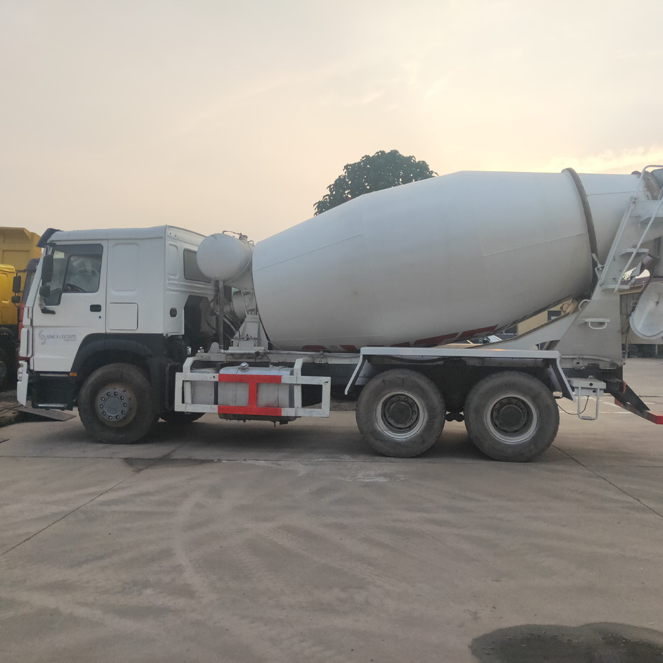 SINOTRUK HOWO - Mješalica za beton: slika SINOTRUK HOWO - Mješalica za beton SINOTRUK HOWO - Mješalica za beton: slika SINOTRUK HOWO - Mješalica za beton