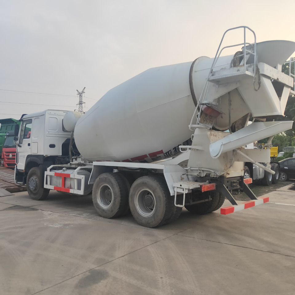 SINOTRUK HOWO - Mješalica za beton: slika SINOTRUK HOWO - Mješalica za beton SINOTRUK HOWO - Mješalica za beton: slika SINOTRUK HOWO - Mješalica za beton