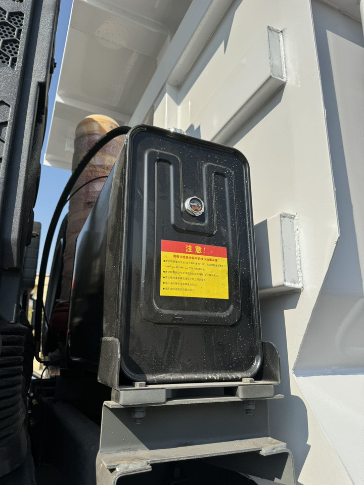 SINOTRUK HOWO NX371 6X4 - Kiper: slika SINOTRUK HOWO NX371 6X4 - Kiper SINOTRUK HOWO NX371 6X4 - Kiper: slika SINOTRUK HOWO NX371 6X4 - Kiper
