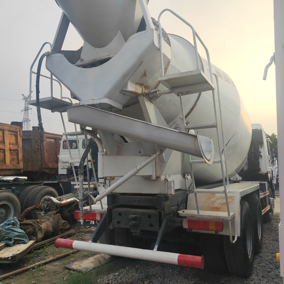 SINOTRUK HOWO371 - Mješalica za beton: slika SINOTRUK HOWO371 - Mješalica za beton SINOTRUK HOWO371 - Mješalica za beton: slika SINOTRUK HOWO371 - Mješalica za beton