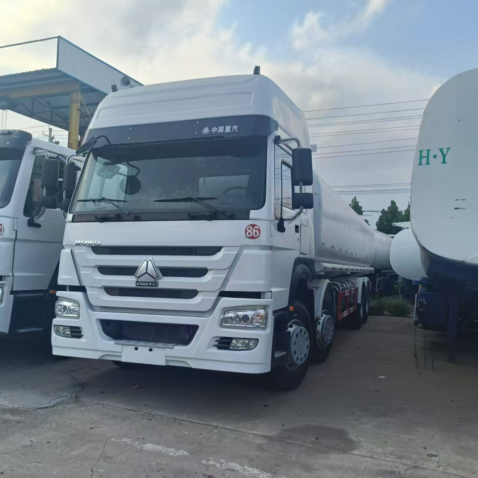 SINOTRUK Howo 371 Fuel Tanker Click Here For DISCOUNT - Kamion cisterna: slika SINOTRUK Howo 371 Fuel Tanker Click Here For DISCOUNT - Kamion cisterna SINOTRUK Howo 371 Fuel Tanker Click Here For DISCOUNT - Kamion cisterna: slika SINOTRUK Howo 371 Fuel Tanker Click Here For DISCOUNT - Kamion cisterna