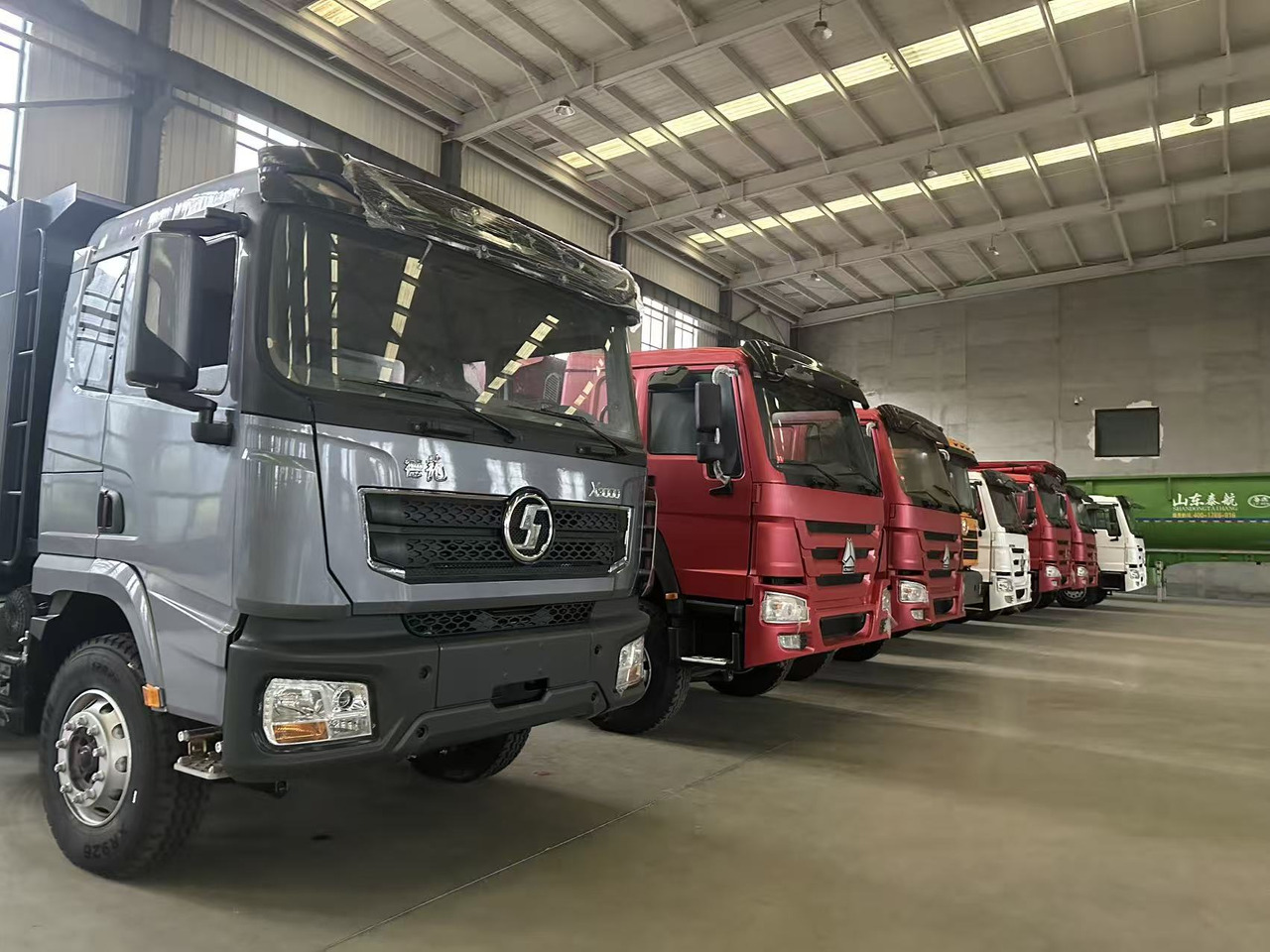 SHACMAN X3000 Dump Truck 6✖4 - Tegljač: slika SHACMAN X3000 Dump Truck 6✖4 - Tegljač SHACMAN X3000 Dump Truck 6✖4 - Tegljač: slika SHACMAN X3000 Dump Truck 6✖4 - Tegljač
