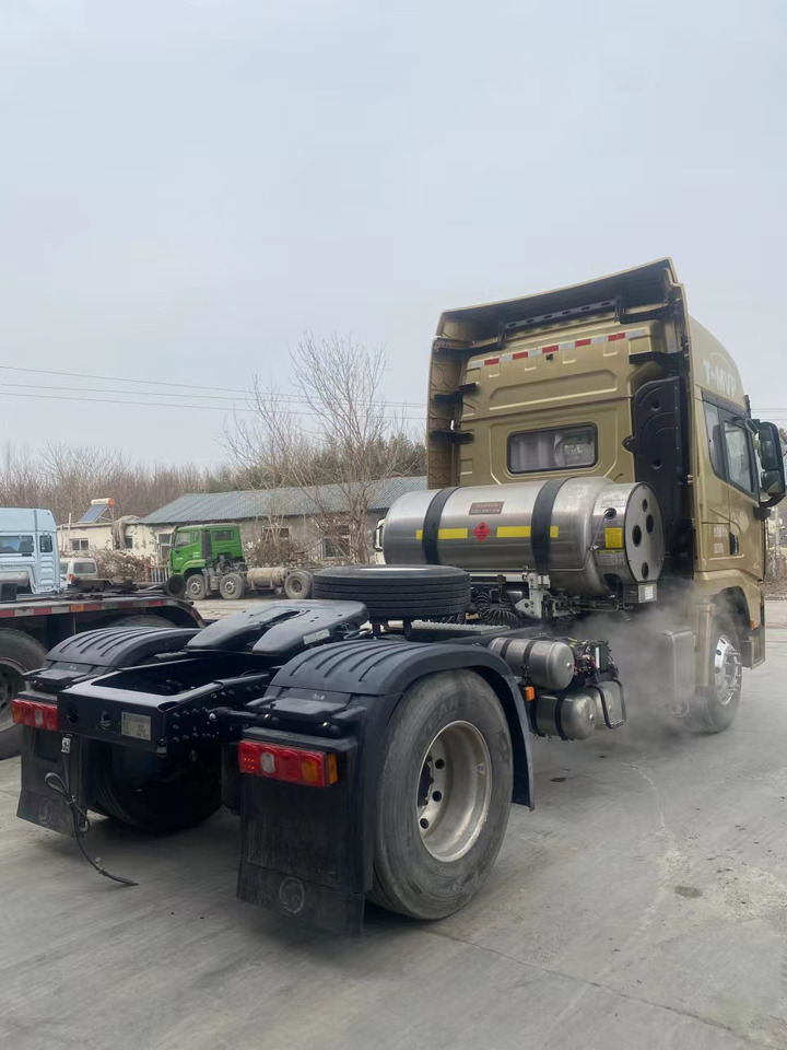 SINOTRUK Delong X5000 4X2 Atomatic Tractor Unit - Tegljač: slika SINOTRUK Delong X5000 4X2 Atomatic Tractor Unit - Tegljač SINOTRUK Delong X5000 4X2 Atomatic Tractor Unit - Tegljač: slika SINOTRUK Delong X5000 4X2 Atomatic Tractor Unit - Tegljač