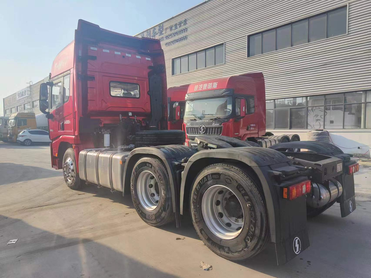 SINOTRUK Delong X5000 4X2 Automatic Tractor Unit - Tegljač: slika SINOTRUK Delong X5000 4X2 Automatic Tractor Unit - Tegljač SINOTRUK Delong X5000 4X2 Automatic Tractor Unit - Tegljač: slika SINOTRUK Delong X5000 4X2 Automatic Tractor Unit - Tegljač