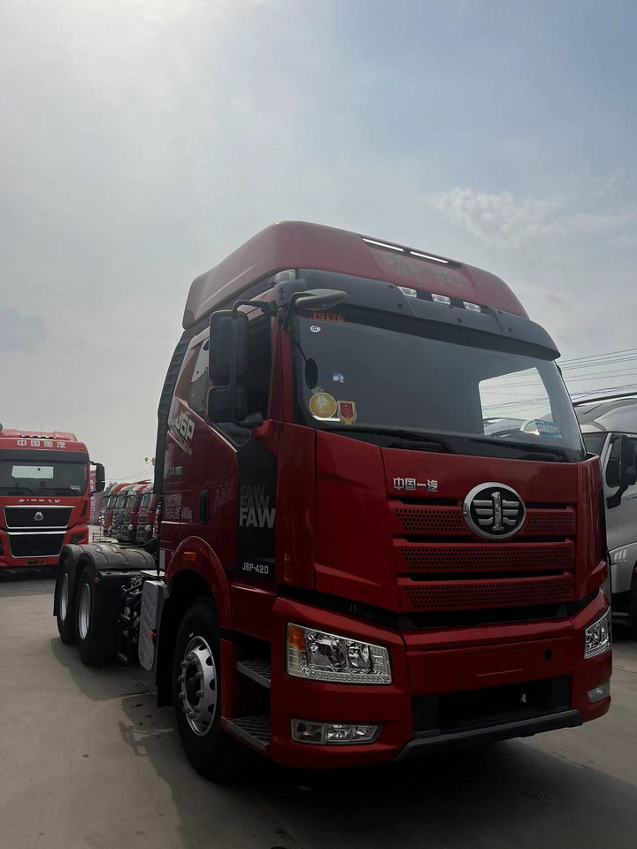 SINOTRUK Tractor Unit J6P 6X4 Manual Transmission New - Tegljač: slika SINOTRUK Tractor Unit J6P 6X4 Manual Transmission New - Tegljač SINOTRUK Tractor Unit J6P 6X4 Manual Transmission New - Tegljač: slika SINOTRUK Tractor Unit J6P 6X4 Manual Transmission New - Tegljač